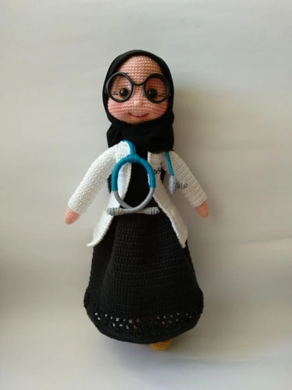 Organik Amigurumi Tesettürlü Doktor Bebek ürün görseli 1