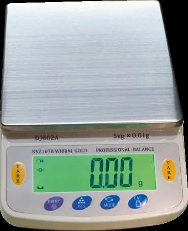Diamond Dijital Göstergeli Profesyonel Hassas Terazi Nvz-1978 (5 Kg-0.01) ürün görseli 1