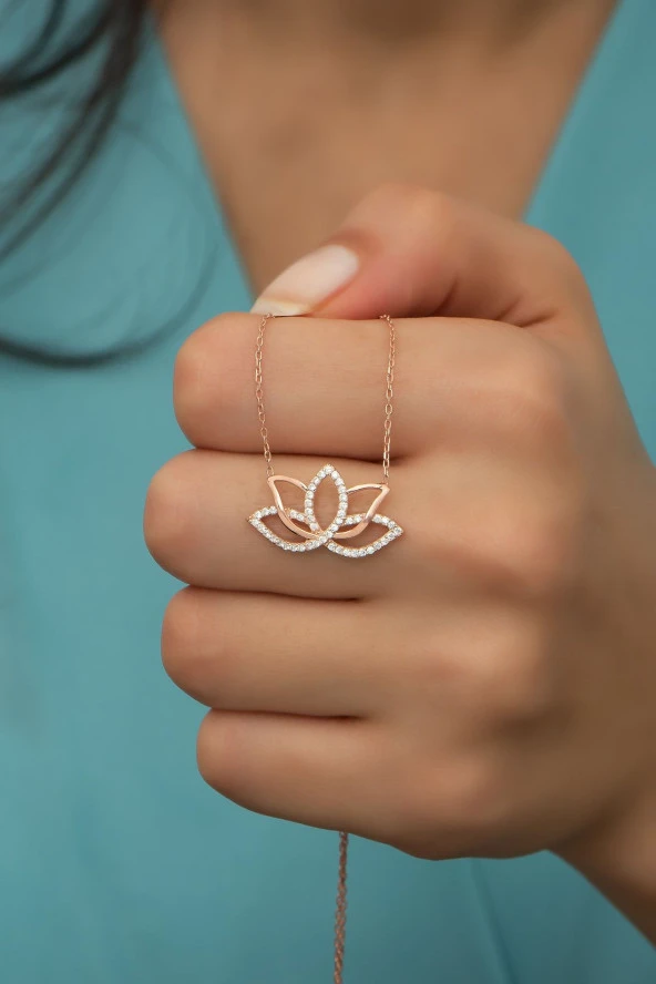 925 Ayar Gümüş Zirkon Taşlı Lotus Çiçeği  Kolye ürün görseli 1