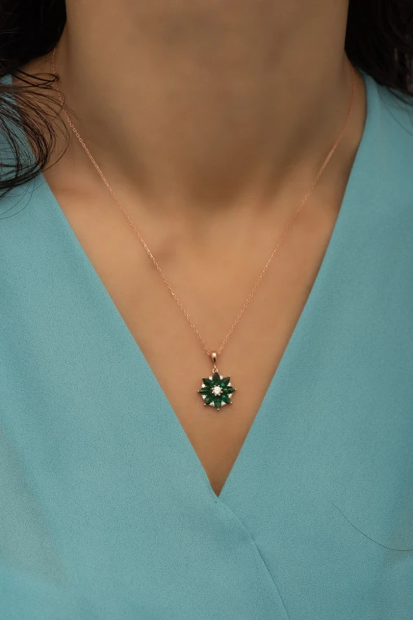 925 Ayar Gümüş Yeşil Taşlı Lotus Çiçeği Kolye ürün görseli 1