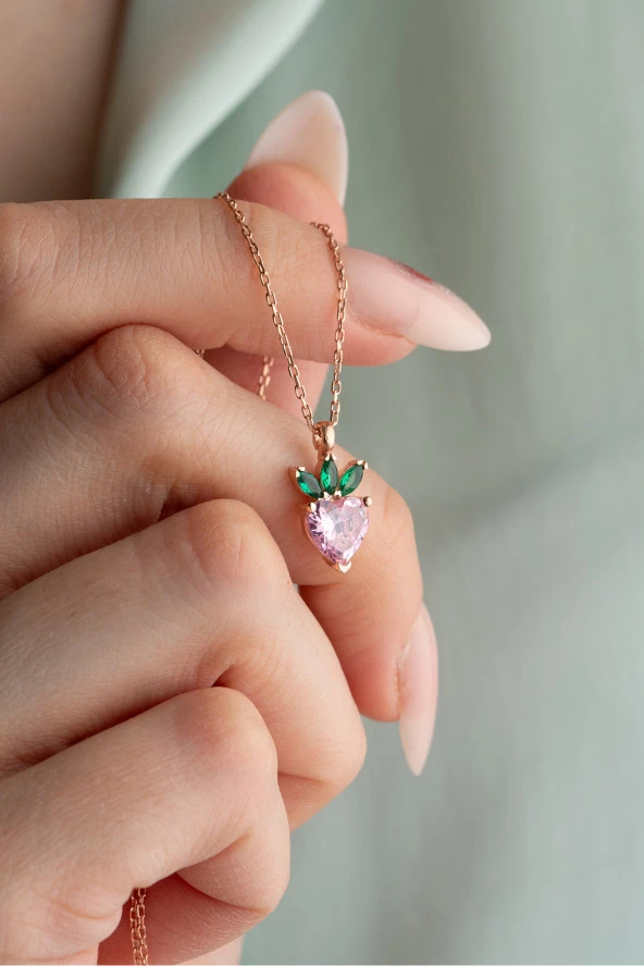 925 Ayar Gümüş Pembe Zirkon Taşlı Kalpli Çilek Kolye ürün görseli 1