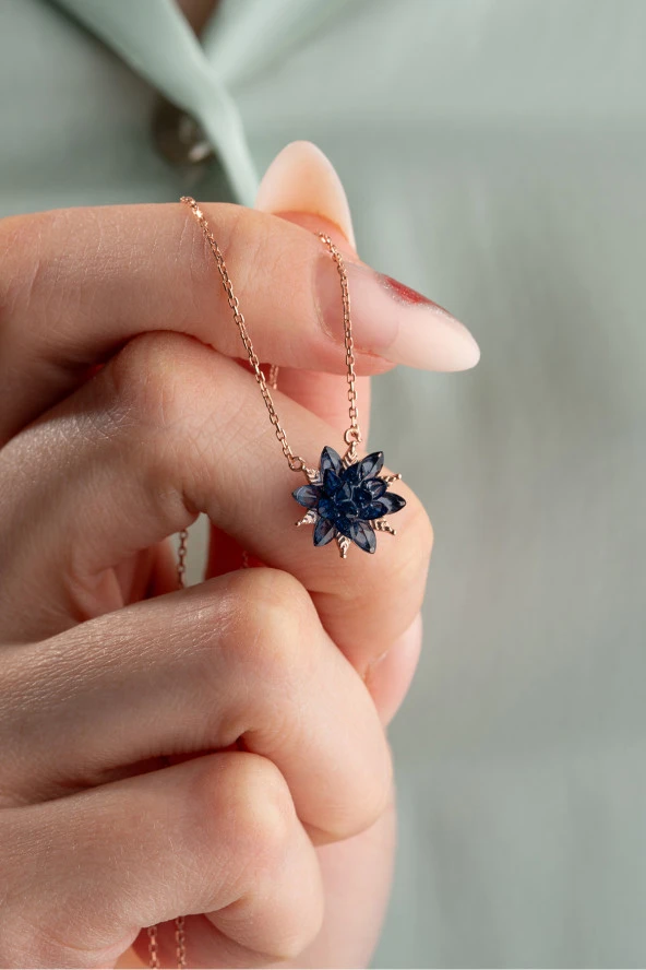 925 Ayar Gümüş Lacivert Taşlı Lotus Çiçeği Kolye ürün görseli 1