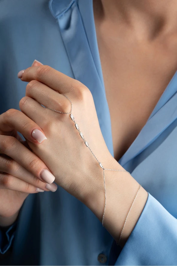 925 Ayar Gümüş Rodyum Kaplama Sıralı Baget Taşlı Şahmeran Bileklik ürün görseli 1