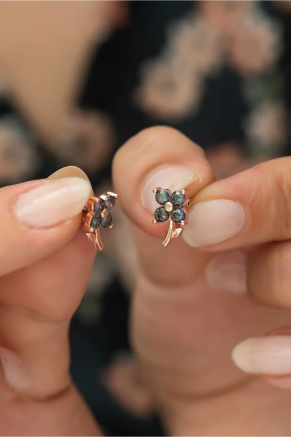 925 Ayar Mistik Topaz Minik Yonca Küpe Kadın Gümüş Küpe ürün görseli 1