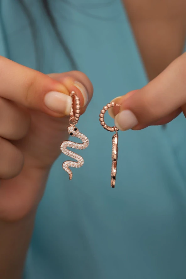925 Ayar Gümüş Rose Yılan Tasarım Küpe ürün görseli 1