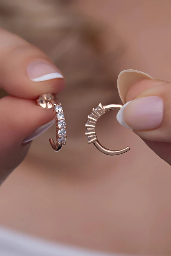 925 Ayar Gümüş Zirkon 5 Taşlı 12 Mm Yarım Tur  Küpe ürün görseli 1