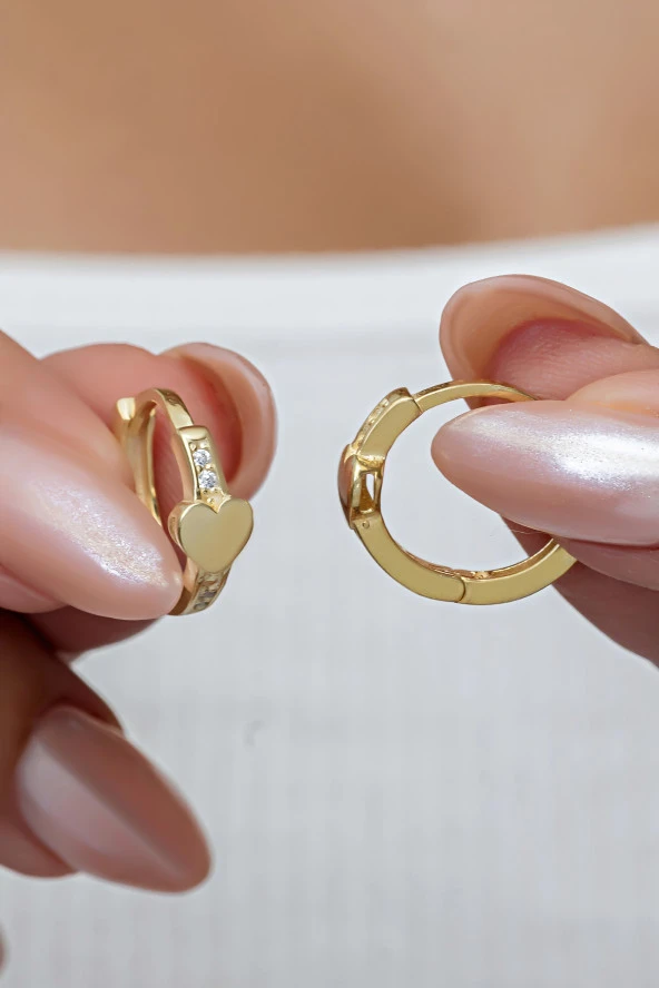 925 Ayar Gümüş Gold Kaplama Kalp Detaylı 15 mm Halka Küpe ürün görseli 1