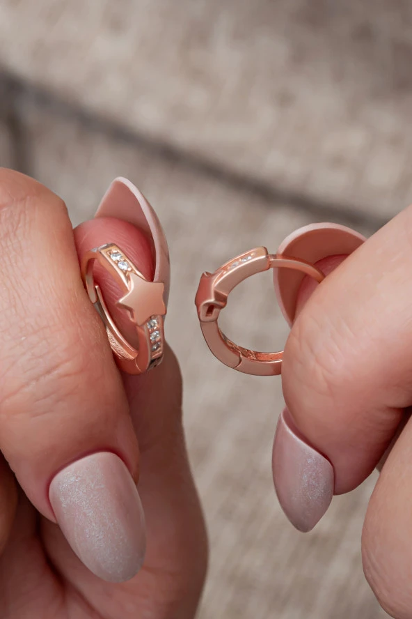 925 Ayar Gümüş Rose Kaplama Yıldız Detay 15 mm Halka Küpe ürün görseli 1