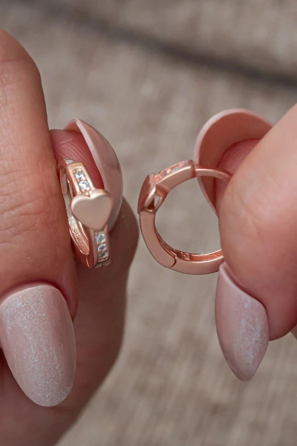 925 Ayar Gümüş Rose Kaplama Kalp Detaylı 15 mm Halka Küpe ürün görseli 1