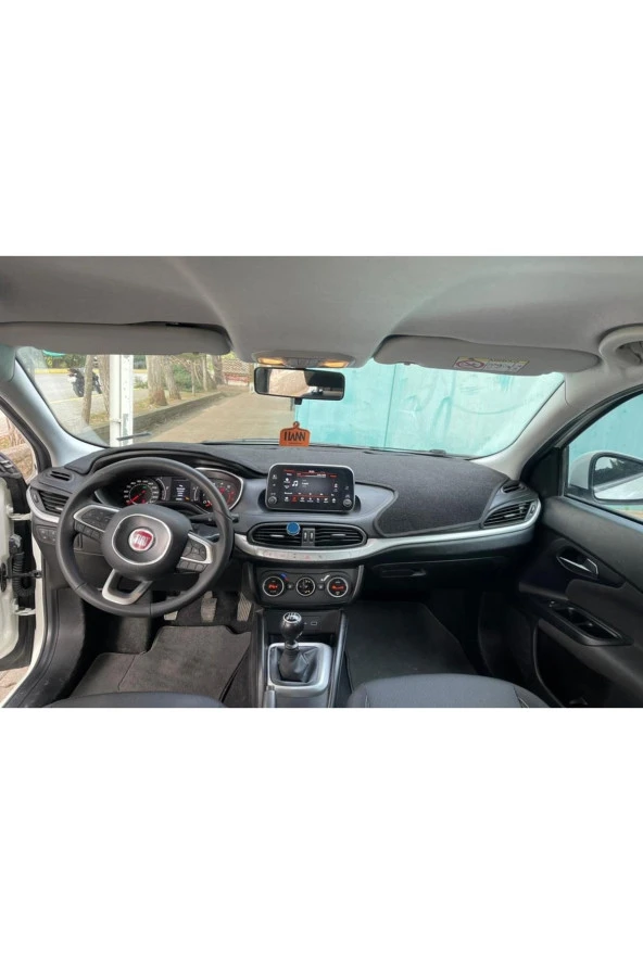 Fiat Egea 2015-2020 Tablet Ekran Modelleri Için Uygun Torpido Koruma Halısı Siyah Kenar Renk Siyah ürün görseli 1