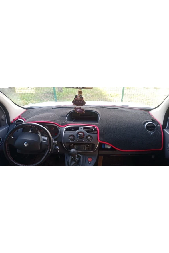 Renault Kangoo 2009-2020 Modelleri Için Uygun Torpido Koruma Halısı Siyah Kenar Renk Kırmızı ürün görseli 1
