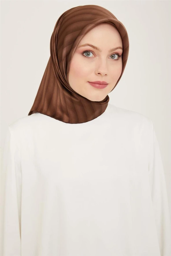 Armine 90*90 Sura İpek Eşarp 24ya9150 92 ürün görseli 1