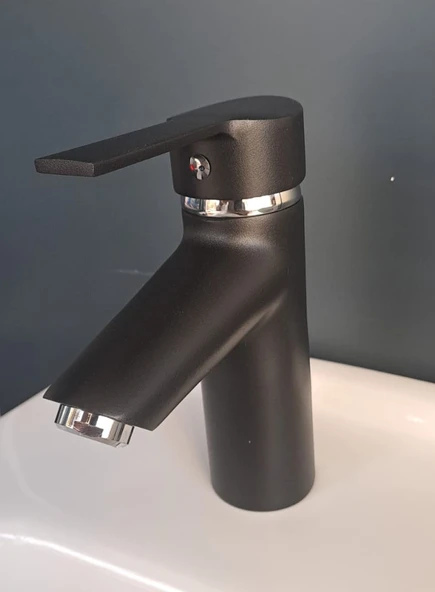 KERASUS PLATINUM SERİSİ - MİX LAVABO BATARYASI 40Ø - MAT SİYAH ürün görseli 1