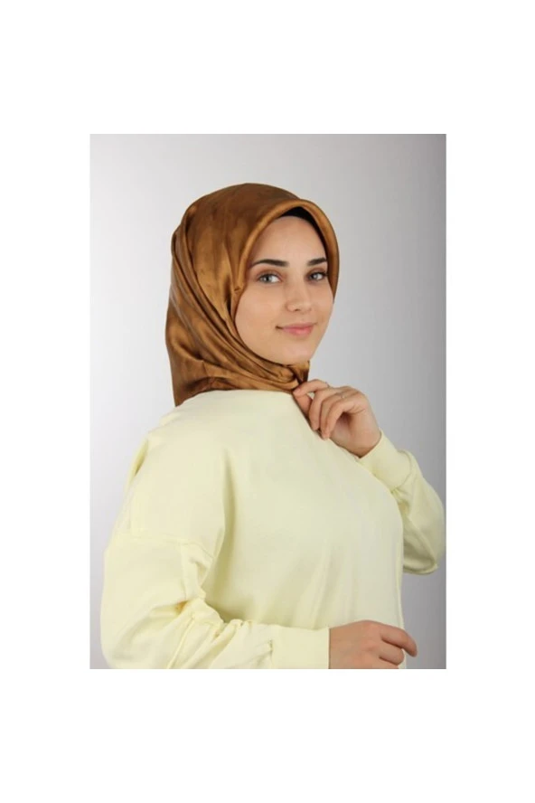 Aker 90x90 Gold Ipek Krep Saten Eşarp 7208701-332 ürün görseli 1