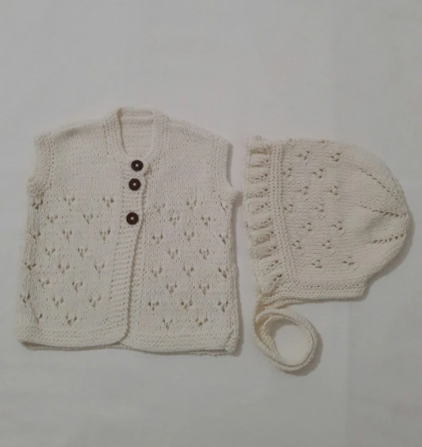 Örgü Kelebek Modeli Kız Bebek Yelek ve Bere Takımı ürün görseli 1