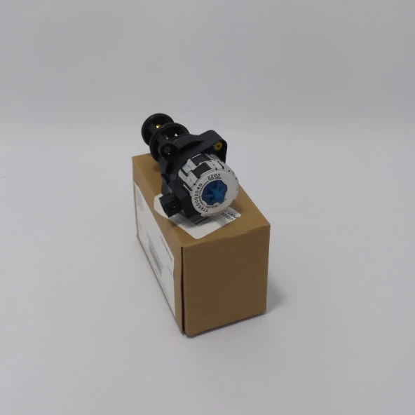 VİESSMANN ÜÇ YOLLU VANA MOTORU UZUN 7182723107 ürün görseli 1