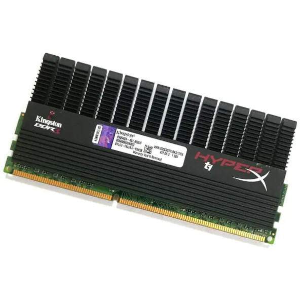 KINGSTON KHX1600C9D3T1B/4GX 4GB PC3-12800 HYPERX BLACK XMP T1 TRIPLE MASAÜSTÜ RAM BELLEK ürün görseli 1