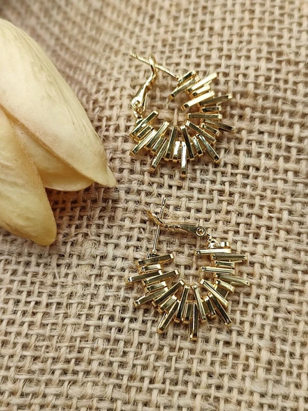 Kırçıllı Model Kadın Küpe Altın Renk ürün görseli 1