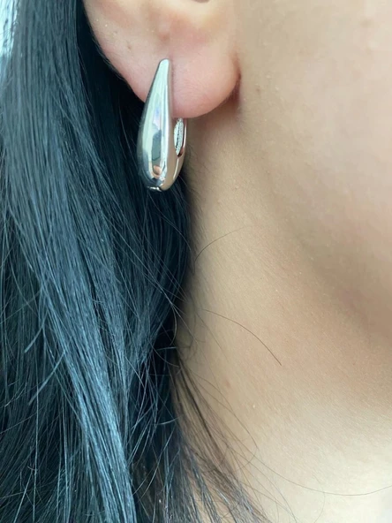 Oval Model Kadın Küpe Beyaz Renk - Resim 4