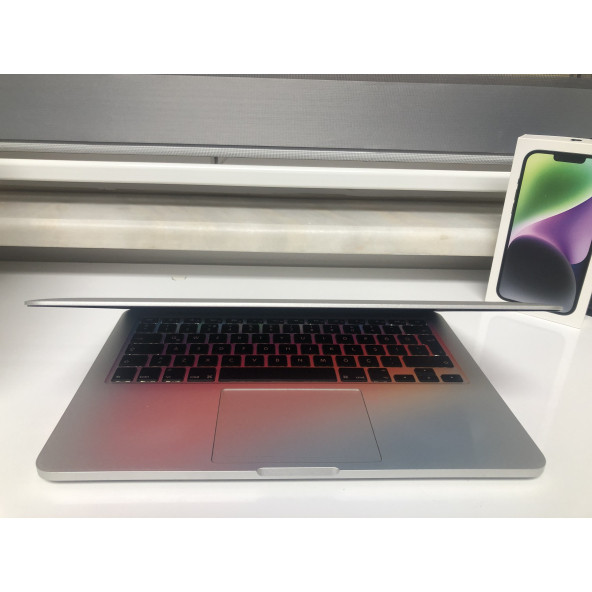 PTTAVM: APPLE A1502 MACBOOK PRO 13 2015 İ5 8GB RAM 128GB SSD