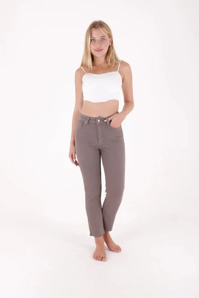 Paçaları Dikişsiz ve Yüksek Belli Cepli Astarsız Kadın Kot Pantolon Mom Fit Jean Gri Denim ürün görseli 1