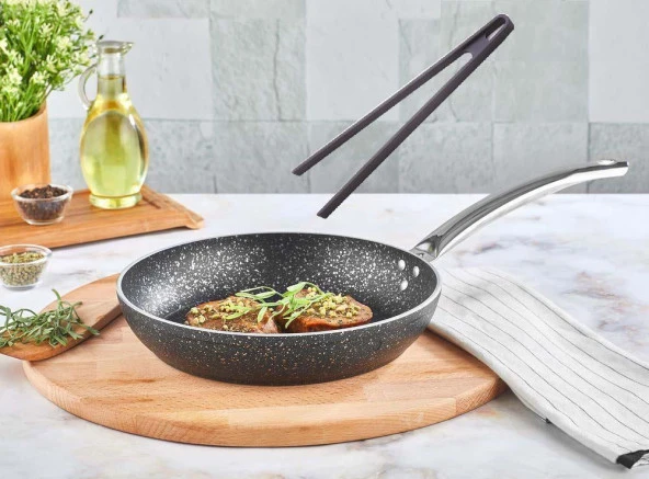 Kahramanlar Granit Tava 22 CM Ve Silikon Maşa ürün görseli 1