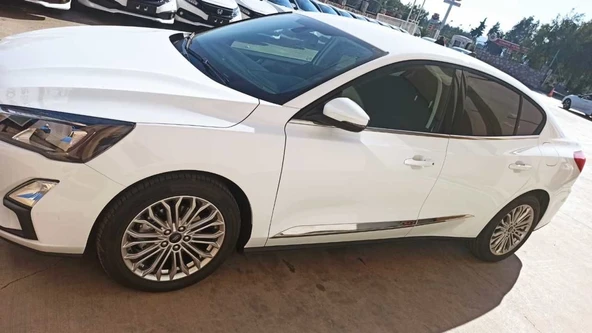 AUTOGP FORD FOCUS 2019+ KAPI ÇITASI PIANO BLACK - Resim 4