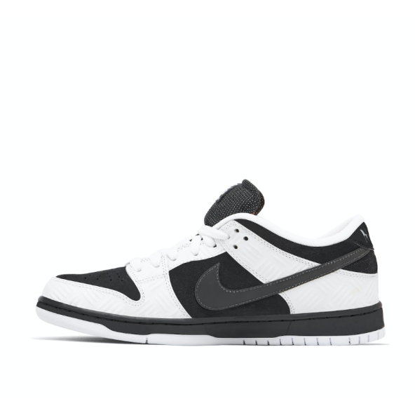 PTTAVM: Nike SB Dunk Low x TIGHTBOOTH White Black