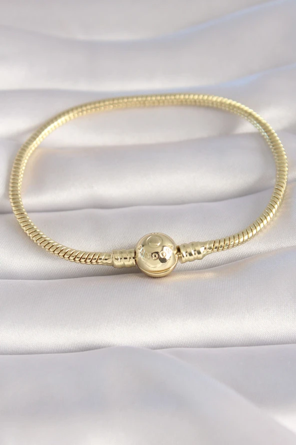 Pirinç Gold Renk İşleme Detay Charm Model Kadın Bileklik - TJ-BB5988 ürün görseli 1