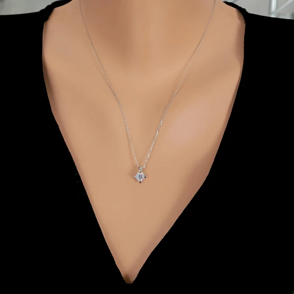 925 Ayar Gümüş 0,60 ct Pırlanta Görünümlü Tek Taş Kolye ürün görseli 1
