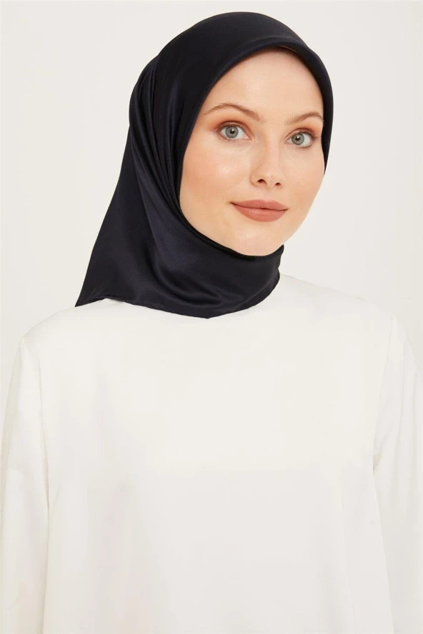 90 x 90 Sura İpek  Eşarp 22ya0010 02 ürün görseli 1