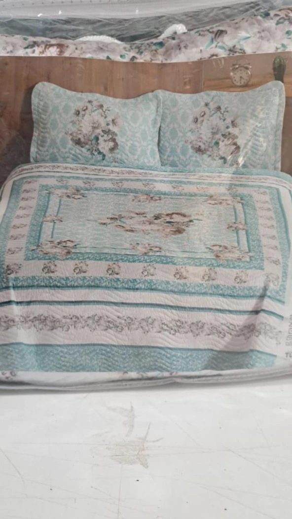 Eldora Baskılı Kapitoneli Çift Kişilik Yatak Örtüsü ürün görseli 1