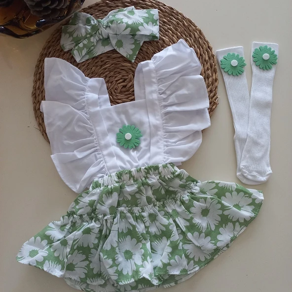 MARS BABY Kız Bebek Beyaz Yeşil Çiçek Desenli Fırfırlı Salopet Bandana Beyaz Çorap Takım ürün görseli 1