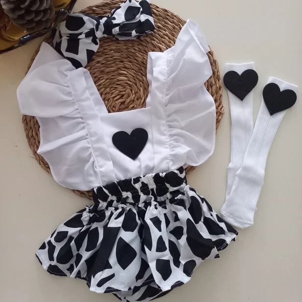MARS BABY Kız Bebek Siyah Beyaz Zebra Desenli Fırfırlı Salopet Bandana Kalp Beyaz Çorap Takım ürün görseli 1