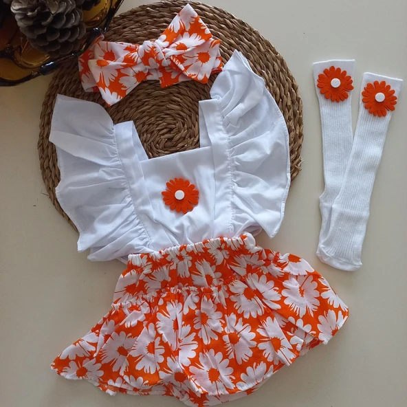 MARS BABY Kız Bebek Beyaz Turuncu Çiçek Desenli Fırfırlı Salopet Bandana Beyaz Çorap Takım ürün görseli 1