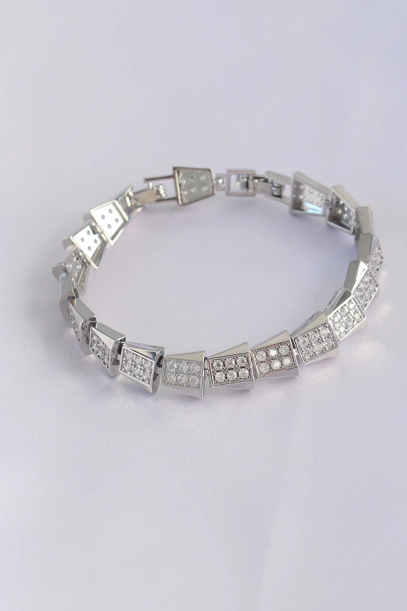 Vip Seri Pirinç Zirkon Taşlı Gümüş Renk Geometrik Bileklik - EBJ240608W24779 ürün görseli 1