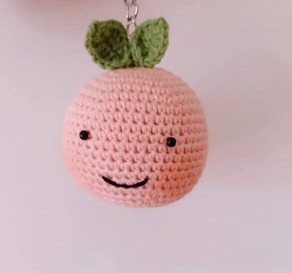 Şeftali Surat Amigurumi Organik Anahtarlık Oyuncak ürün görseli 1