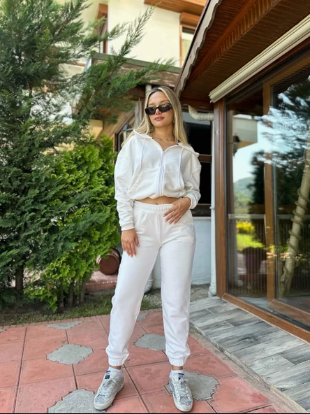 Eşofman Takımı Üst Fermuarlı Alt Paça Ve Kemer Lastikli Ekru Renk ürün görseli 1