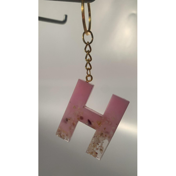 H Harfi Pembe Renk Epoksi ve Deniz Kabuğu Kırığı Süslemeli Gold Halka Anahtarlık El Yapımı Hediyelik ürün görseli 1