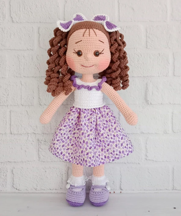 Menekşe Kıvırcık Saçlı Karnaval Bebek Amigurumi Organik Oyuncak ürün görseli 1