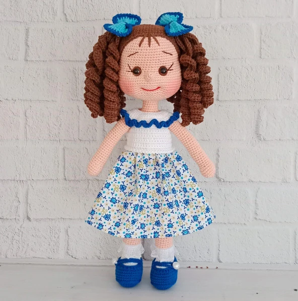 Maviş Kıvırcık Saçlı Karnaval Bebek Amigurumi Organik Oyuncak ürün görseli 1