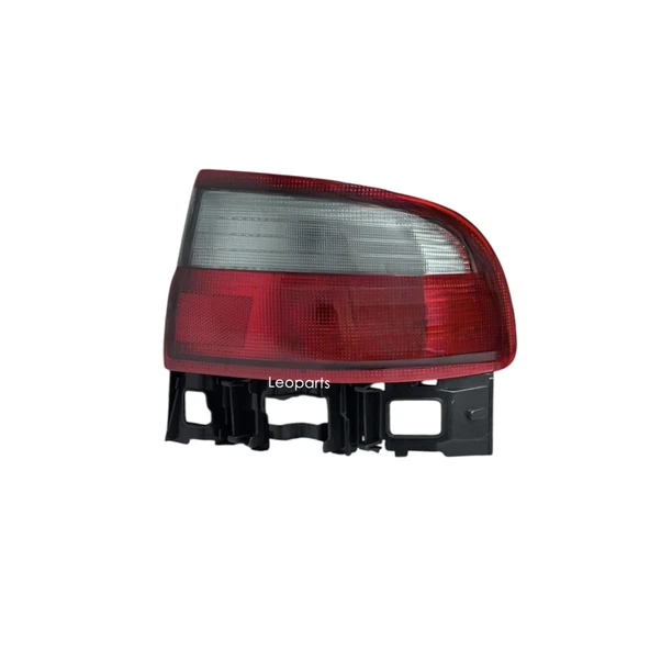 Leoparts Toyota Corona Stop Lambası Dış Sağ 1992-1999 81550-2B260 ürün görseli 1