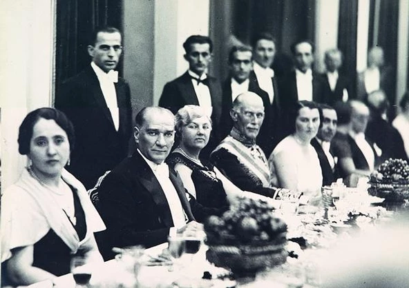 Mustafa Kemal Atatürk - Kanvas Tablo ATGE-116-F ürün görseli 1