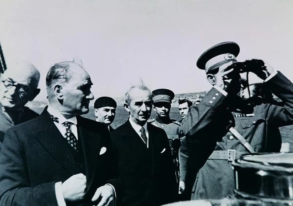 Mustafa Kemal Atatürk - Kanvas Tablo ATGE-101-F ürün görseli 1