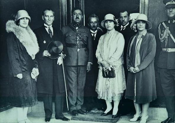 Mustafa Kemal Atatürk - Kanvas Tablo ATGE-098-F ürün görseli 1