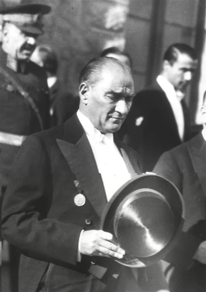 Mustafa Kemal Atatürk - Kanvas Tablo ATGE-102-F ürün görseli 1