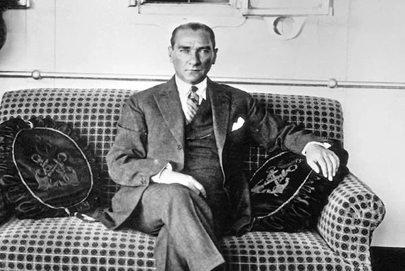 Mustafa Kemal Atatürk - Kanvas Tablo ATGE-180 ürün görseli 1