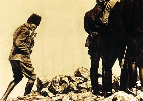 Mustafa Kemal Atatürk - Kanvas Tablo ATGE-115-F ürün görseli 1