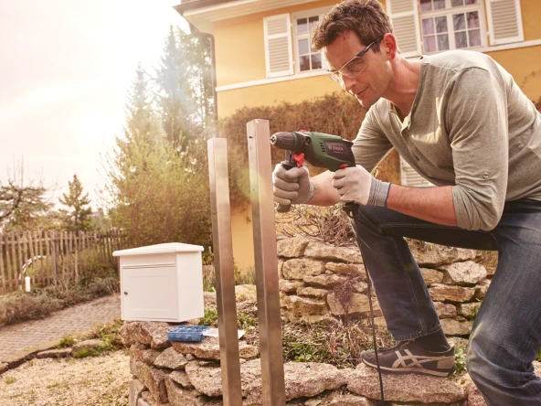 Bosch UniversalImpact 6700 Darbeli Matkap + 5 Parça Set - Resim 2