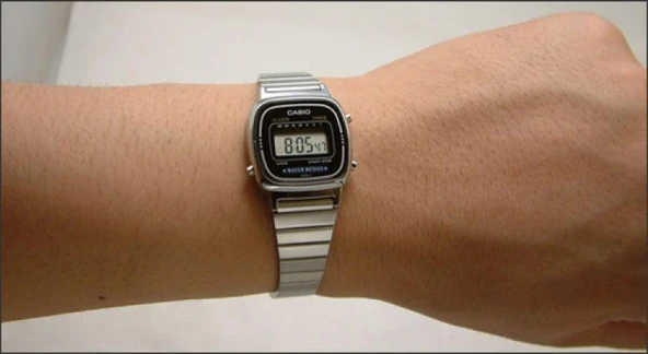 Casio LA670WA-1DF  Retro Kol Saati - Resim 4